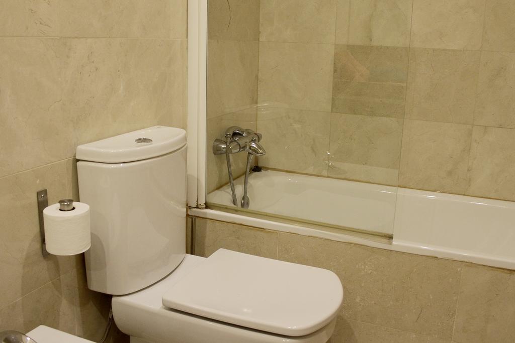 Apartment Familiar Barcelona Bagian luar foto
